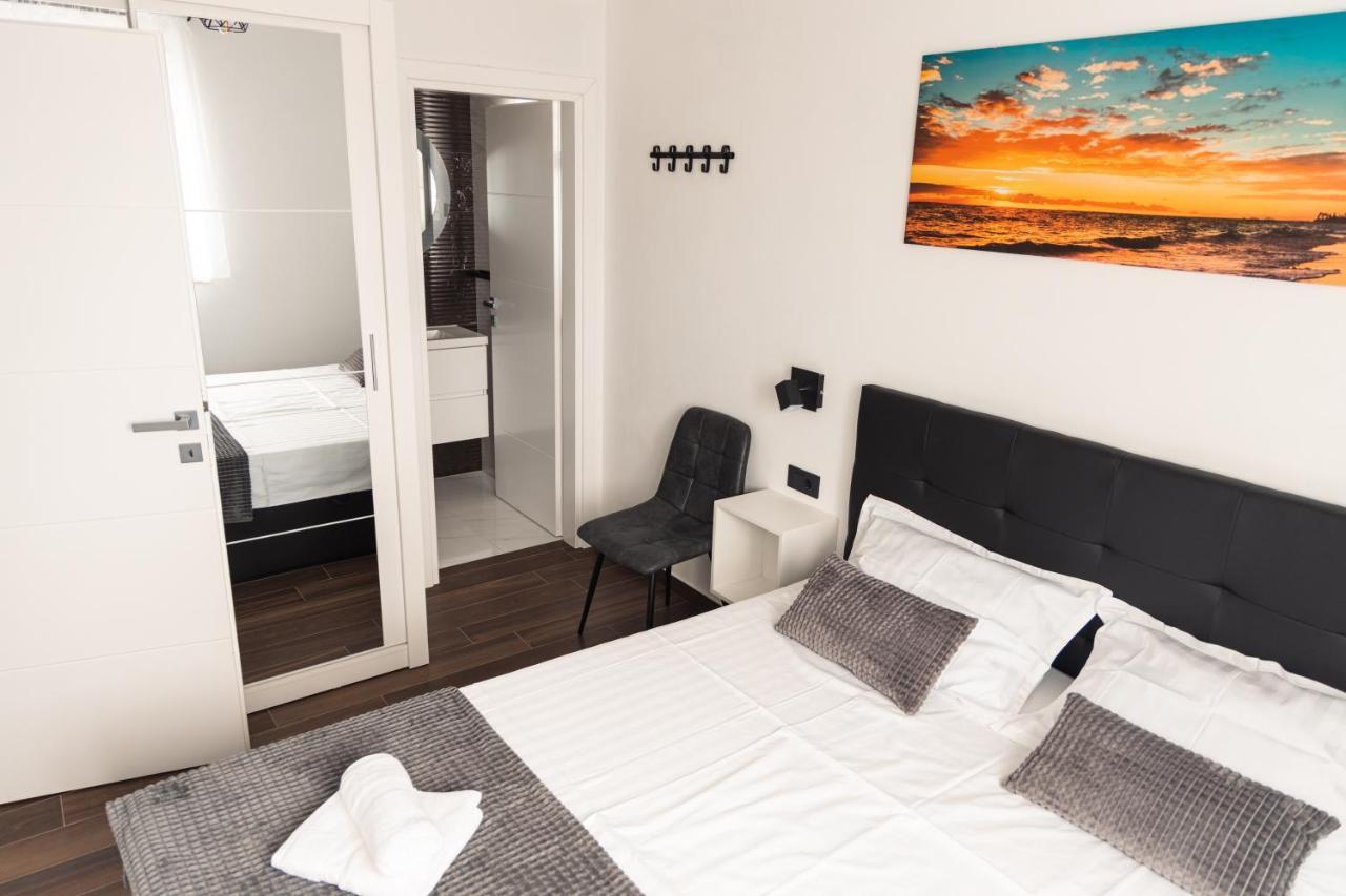 Apartments Pina คอร์นิช ภายนอก รูปภาพ
