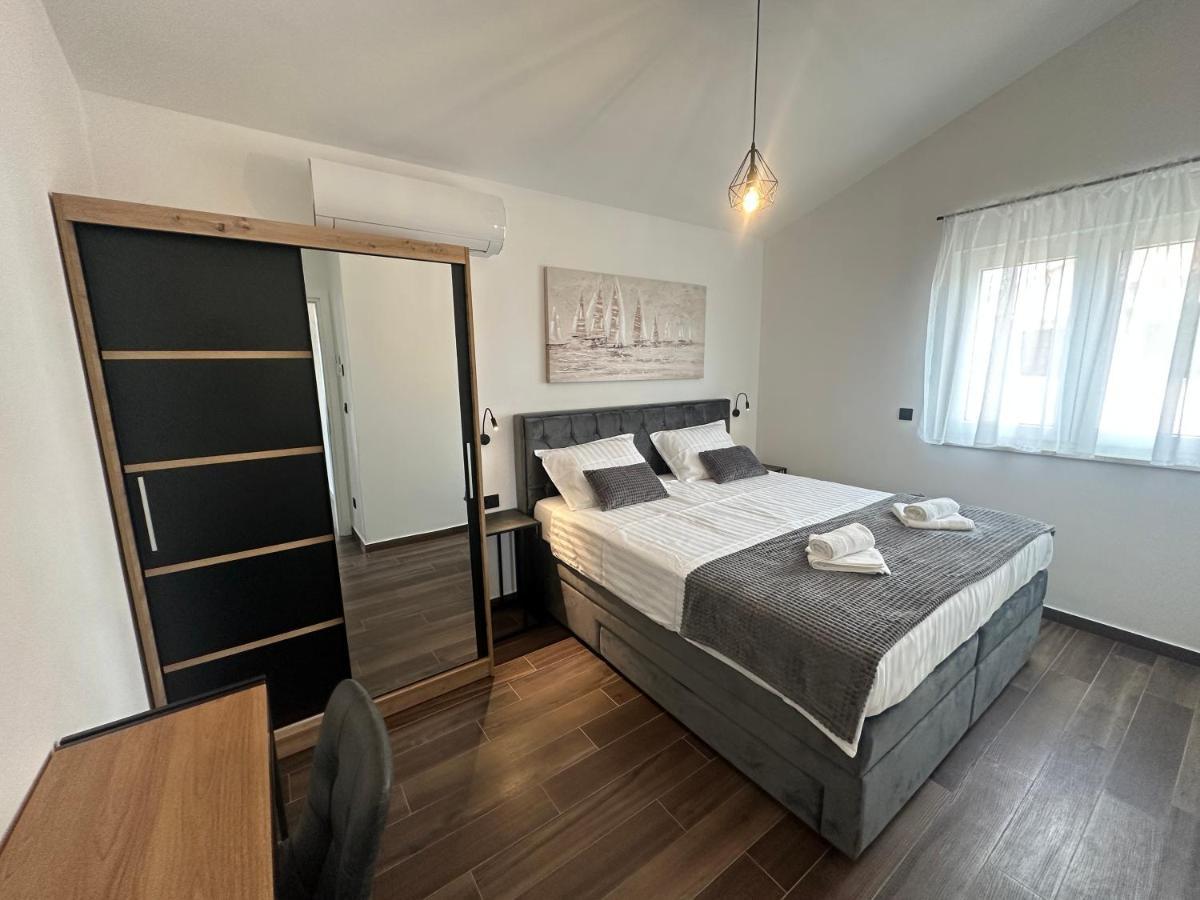 Apartments Pina คอร์นิช ภายนอก รูปภาพ
