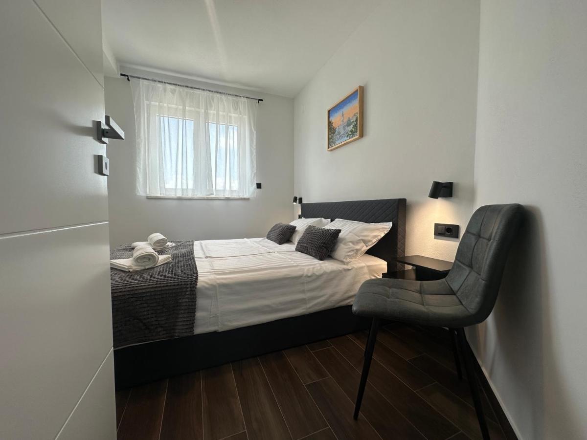 Apartments Pina คอร์นิช ภายนอก รูปภาพ